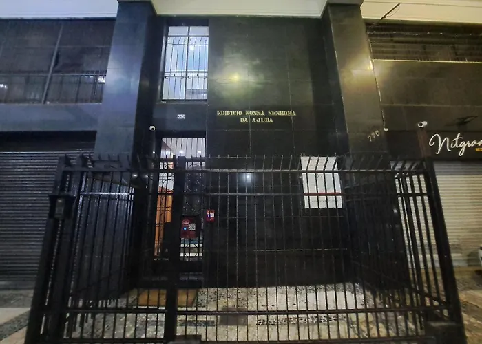 Flat Novinho Cinelândia LAPA VLT e Metrô Aeroporto - Rock in Rio Apartamento Rio de Janeiro